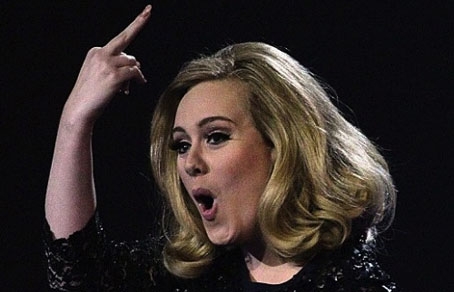 454-292-Adele_middle_finger.jpg