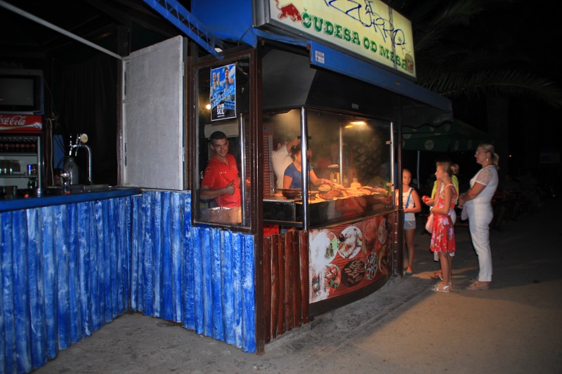 такие вот позитивные ребята в черногории